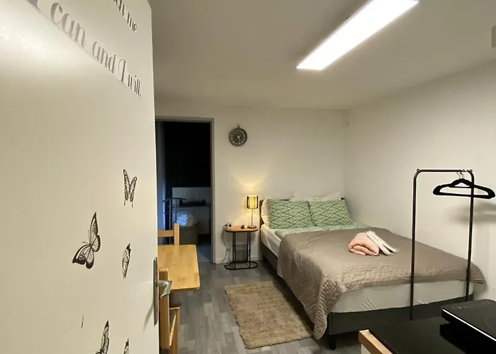 Ein Проживание в семье *