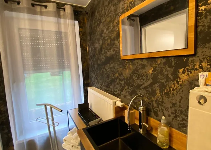 Ein Проживание в семье